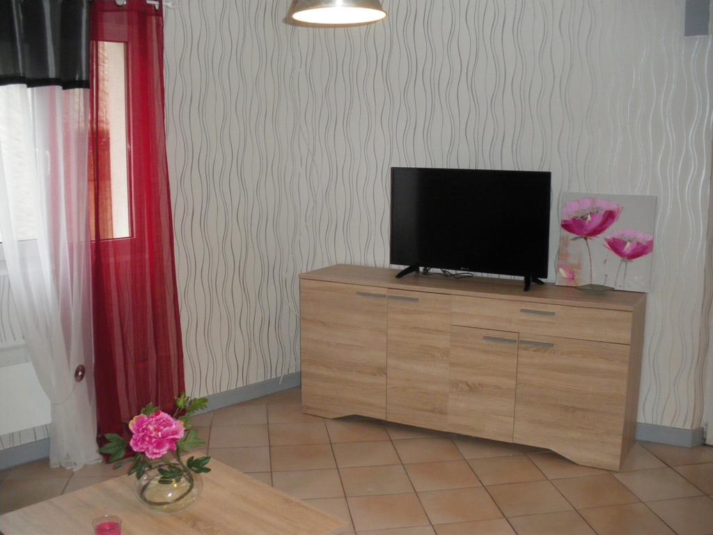 Au Pied De La Roche Apartment Luaran gambar