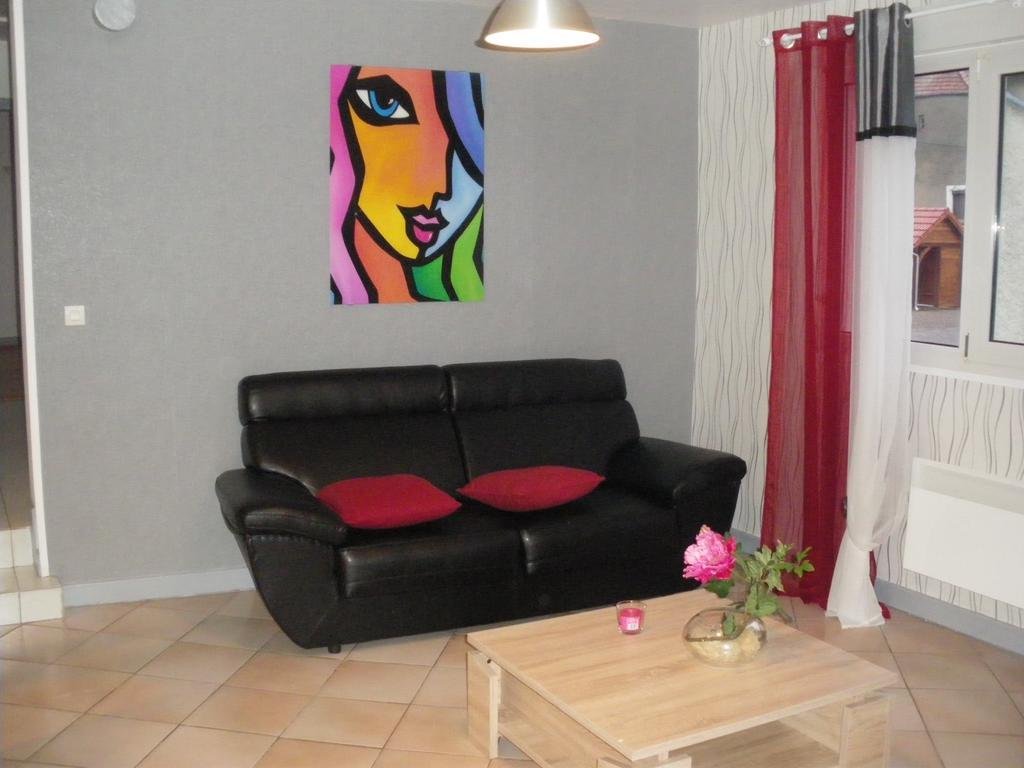 Au Pied De La Roche Apartment Luaran gambar