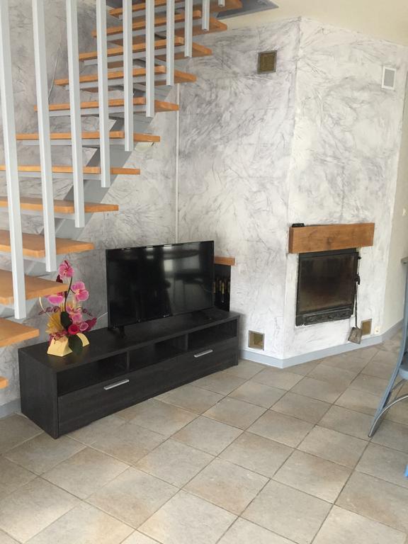 Au Pied De La Roche Apartment Luaran gambar