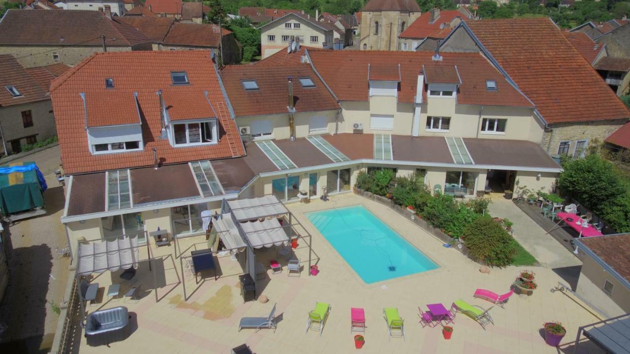Au Pied De La Roche Apartment Luaran gambar