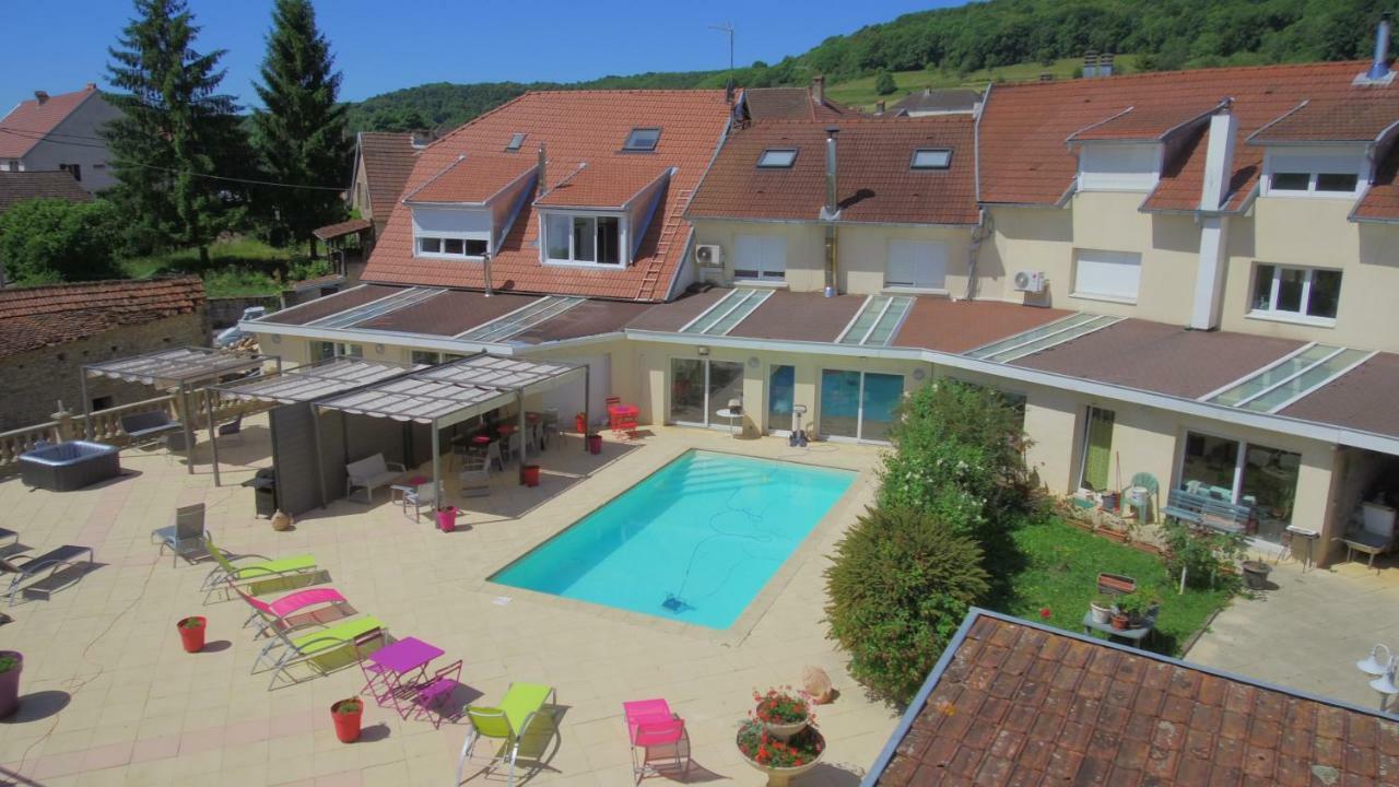Au Pied De La Roche Apartment Luaran gambar