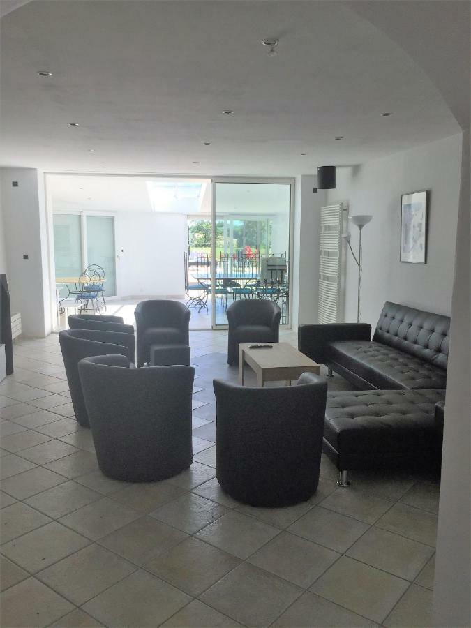 Au Pied De La Roche Apartment Luaran gambar